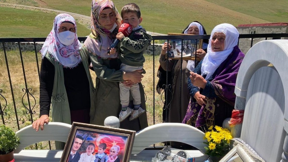 Şehit amca ve yeğeni mezarı başında anıldı