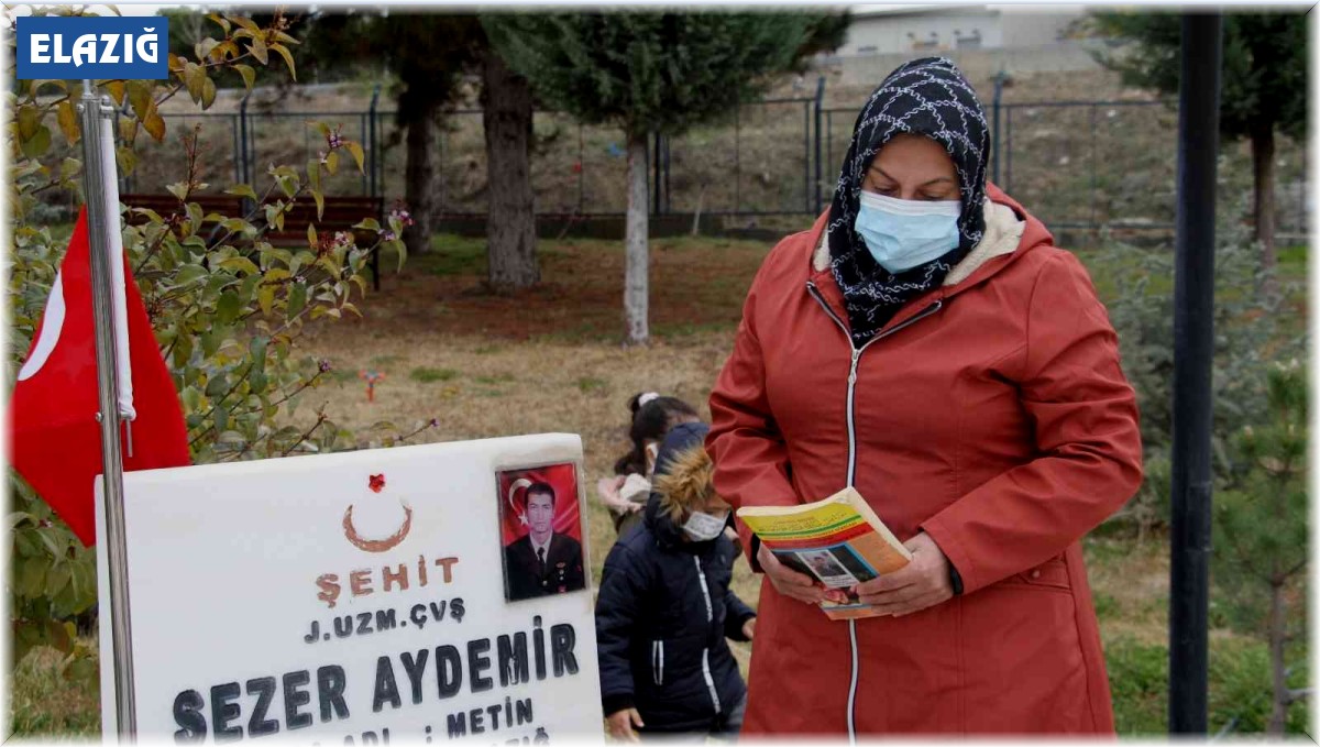 Şehit annesi oğlu için türkü yazdı, dinleyenler duygulandı