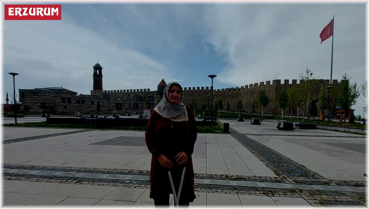 Şehit annesinden tepki: "Biz vatan sağ olsun diyoruz, onlar Öcalan'a, Selahattin'e özgürlük diyorlar"