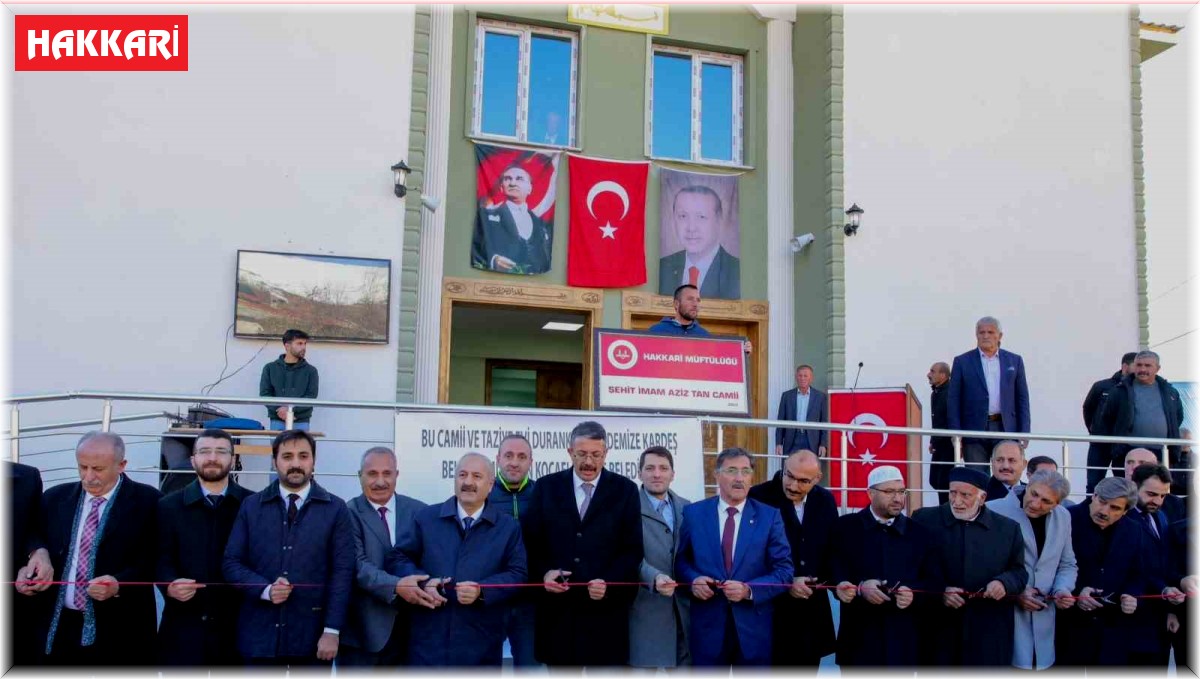 Şehit İmam Aziz Tan Camisi ibadete açıldı