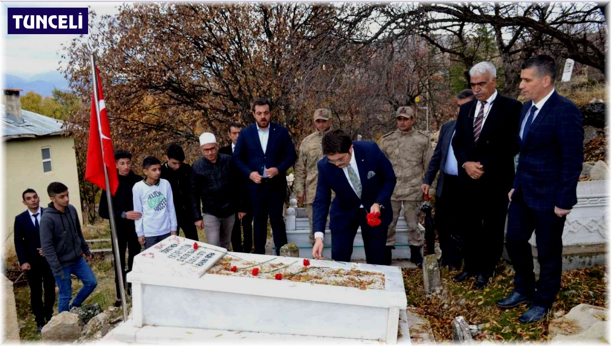 Şehit öğretmen Yaşar Uytun, mezarı başında anıldı