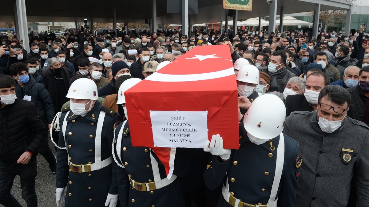 Şehit Uzman Çavuş Mehmet Çelik Malatya'da son yolculuğuna uğurlandı