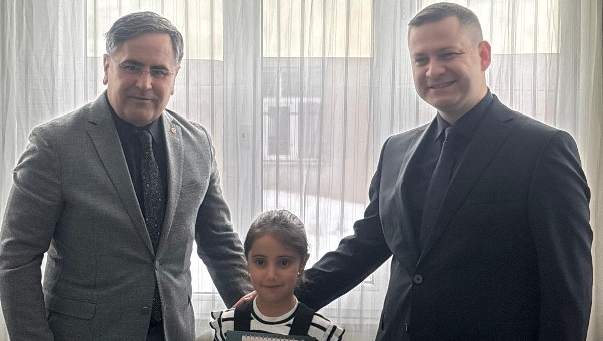 Şehit ve gazi çocuklarının ilk karne heyecanı