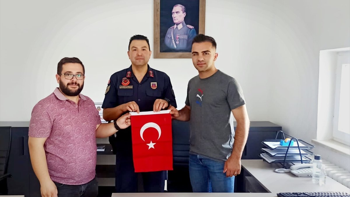 Şehit ve Gazi Derneğinden tayini çıkan komutana veda ziyareti