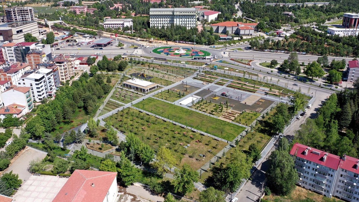 Şehitler anısına yaptırılan Millet Bahçesi'nde sona gelindi