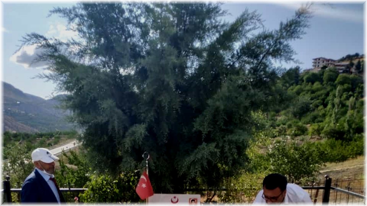 Şehitliğe anlamlı ziyaret