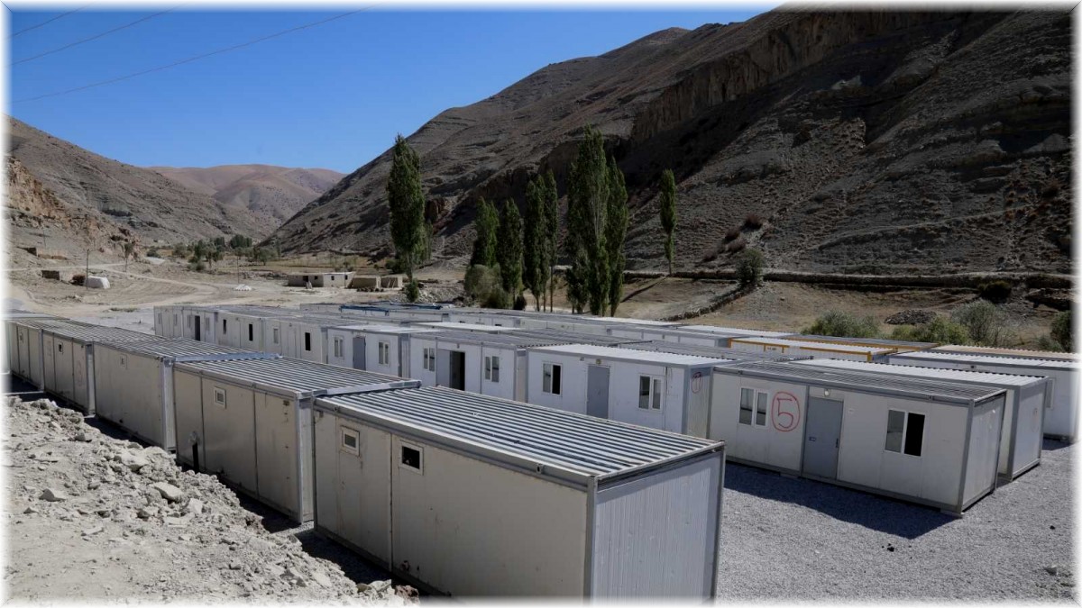 Sel bölgesinde konteyner kent çalışması