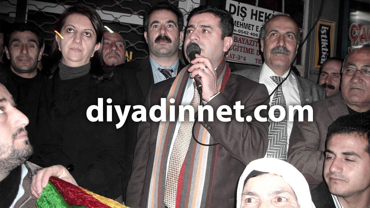 Selahattin Demirtaş Doğubayazıt'ta halka hitap etti