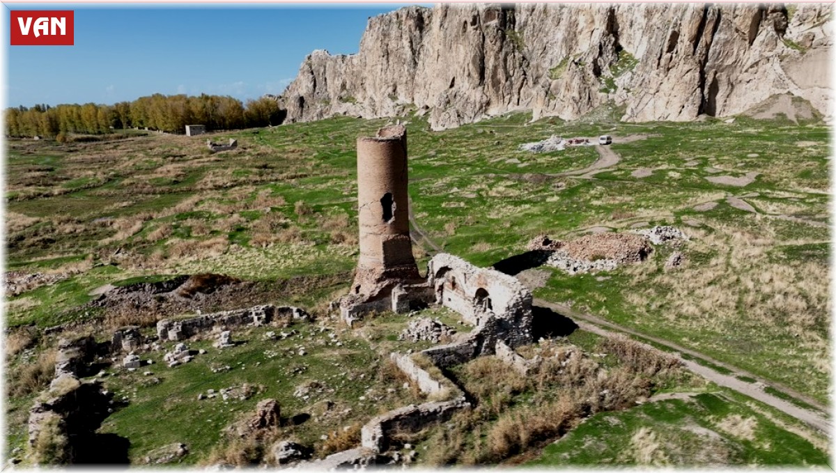 Selçuklu dönemine ait tarihi Van Ulu Cami'nin restorasyon çalışmaları başladı