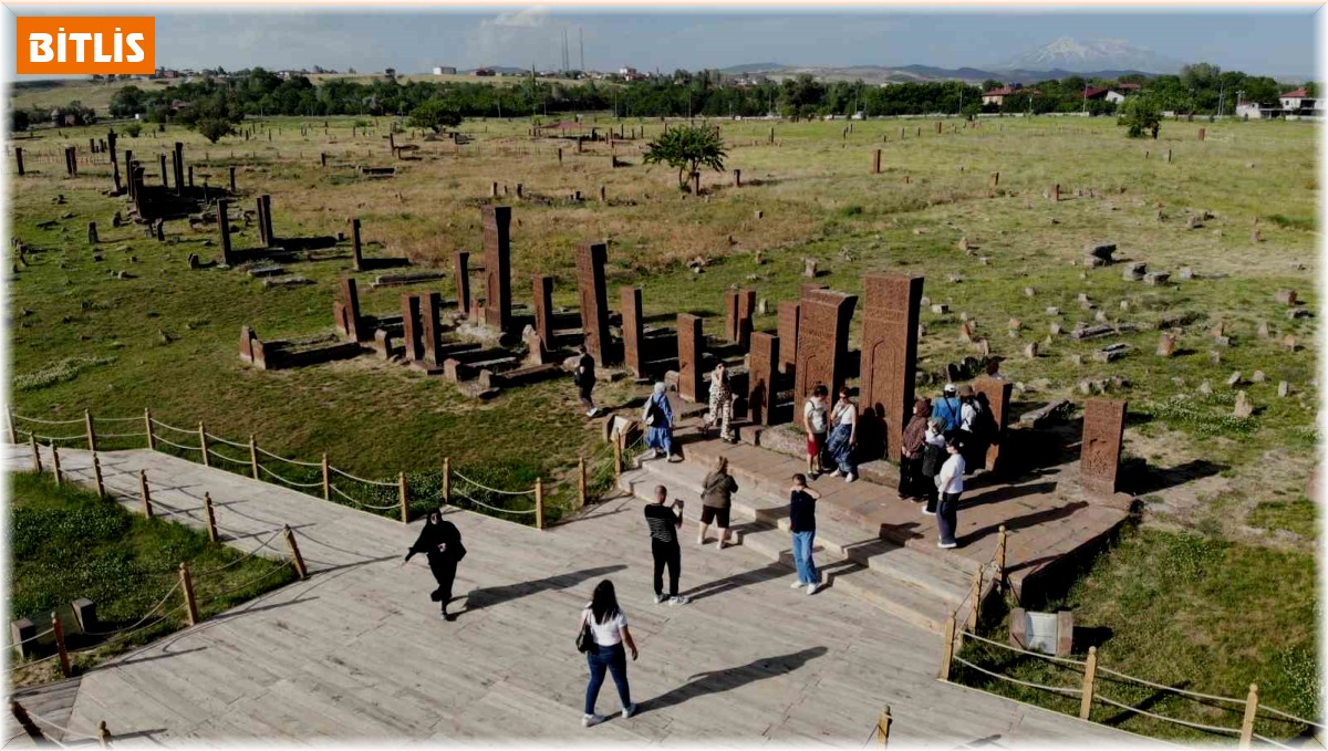 Selçuklu Mezarlığında Kurban Bayramı yoğunluğu