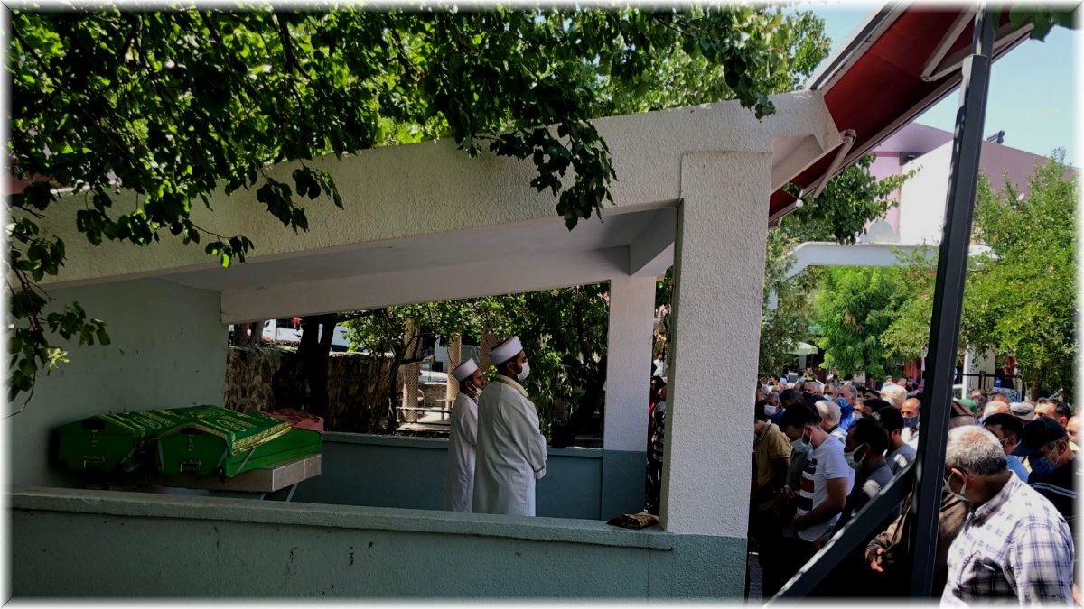 Selde hayatını kaybeden kadın son yolculuğuna uğurlandı