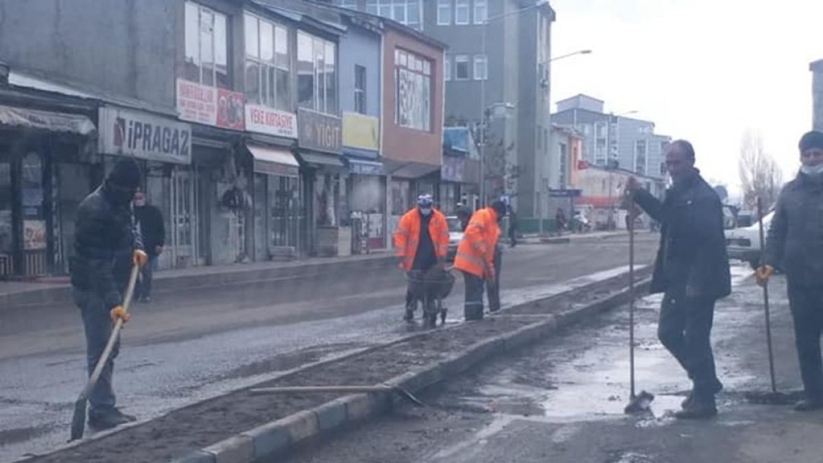 Selim Belediyesi'nden 'Temizlik bizden temiz tutmak sizden' kampanyası