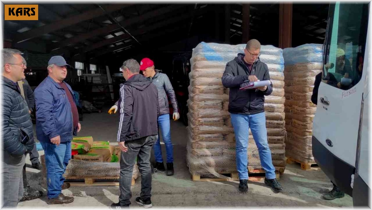 Selim'de sertifikalı buğday dağıtıldı