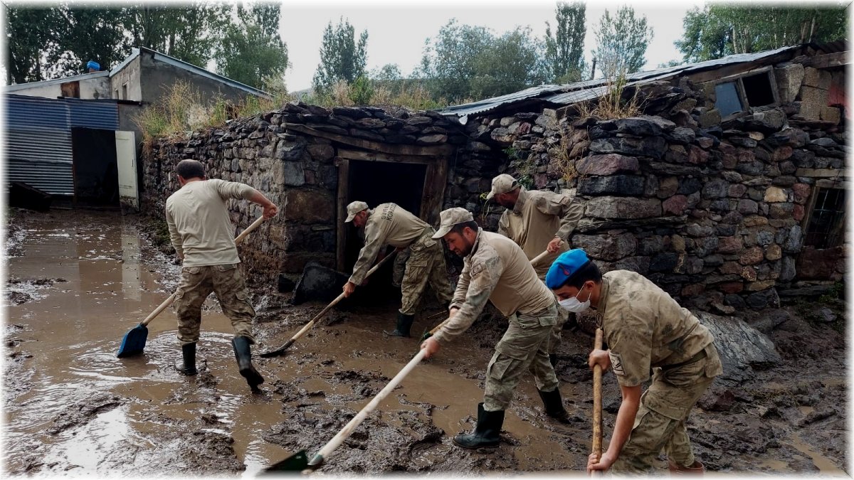 Selin vurduğu Susuz'da yaralar sarılıyor