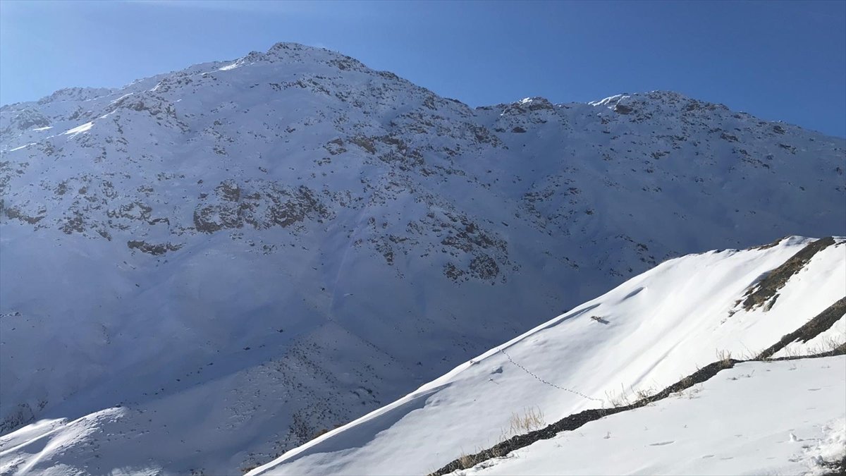 Şemdinli'de çığ altında kalan askerin naaşına ulaşıldı
