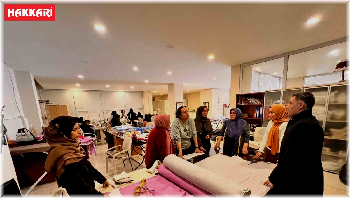 Şemdinli'de depremzedeleri ısıtacak ürünler üretiliyor