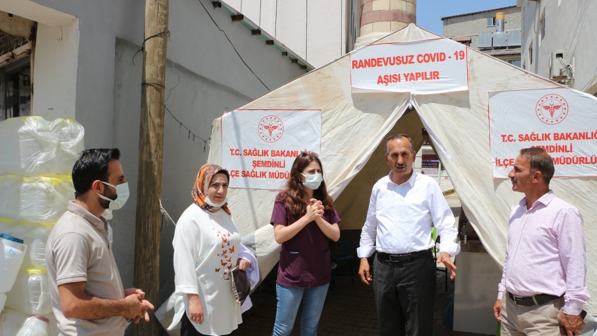 Şemdinli'de randevusuz aşı çadırına yoğun ilgi