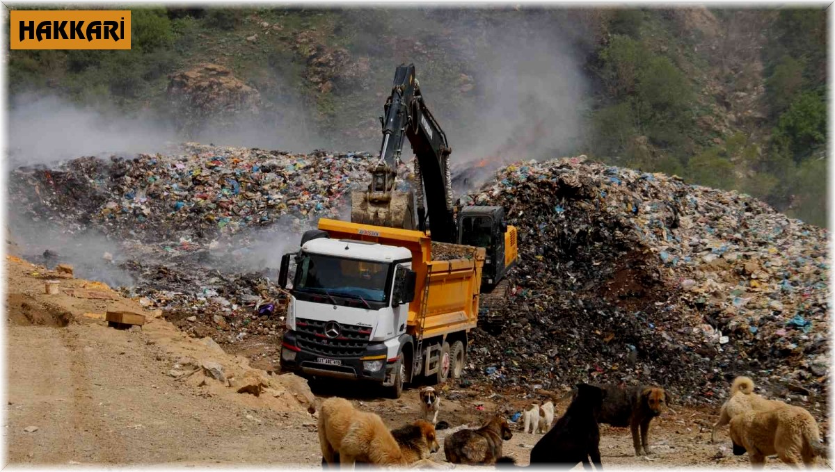 Şemdinli'de vahşi çöp depolama alanı kaldırılıyor