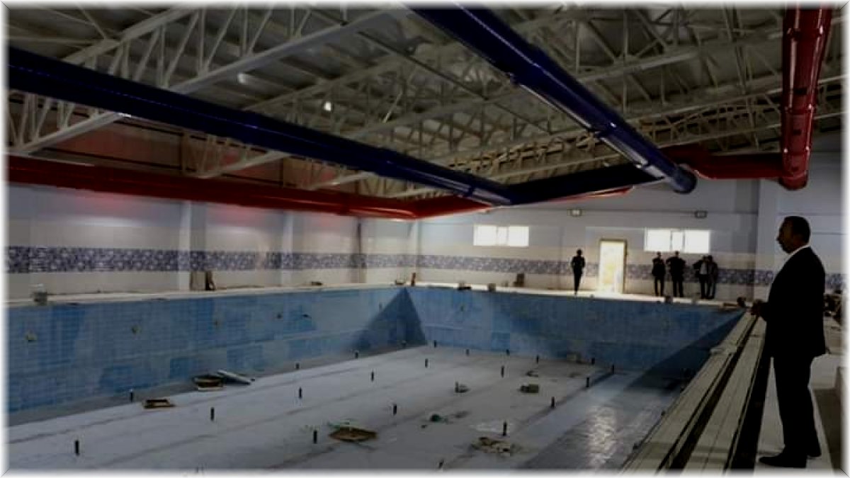 Şemdinli'deki yarı olimpik yüzme havuzu bitme aşmasına geldi