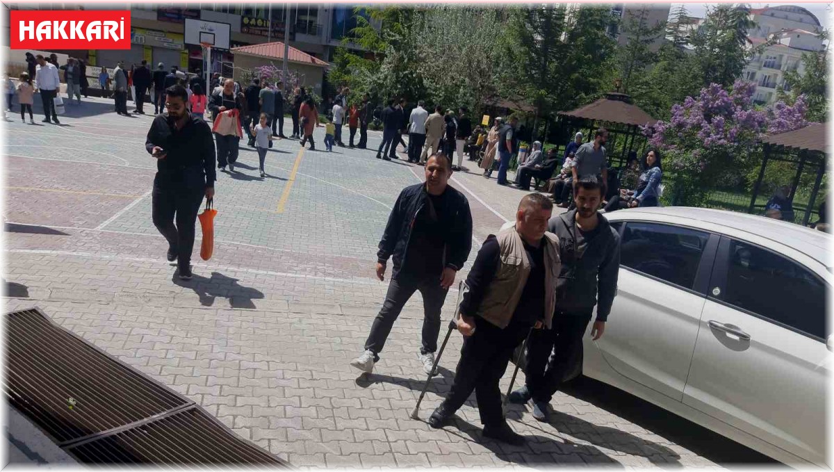 Şemdinli halkından seçime yoğun ilgi