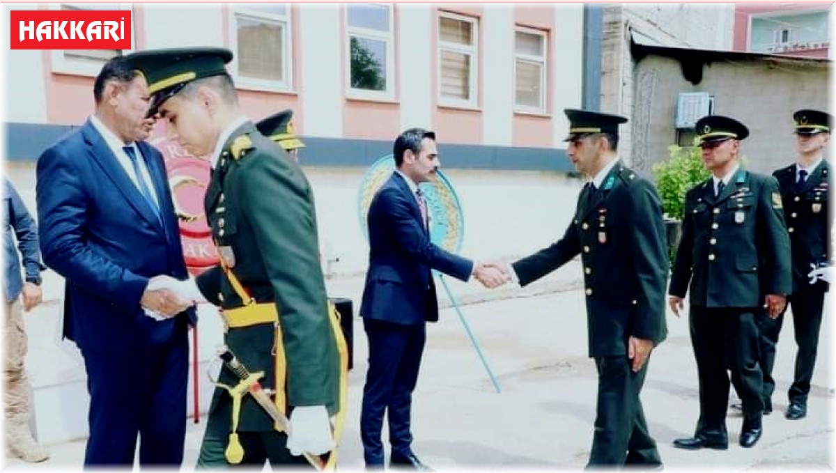 Şemdinli ve Derecik'te Zafer Bayramı coşkuyla kutlandı