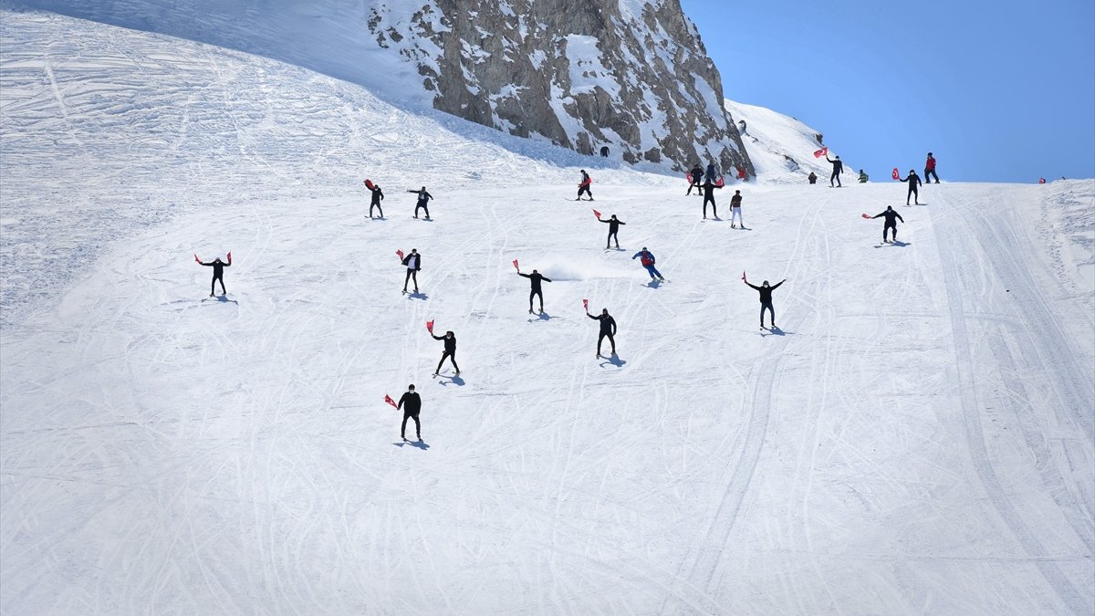 Şemdinlili gençler artık tahtayla değil profesyonel kayak takımlarıyla kayak yapacak