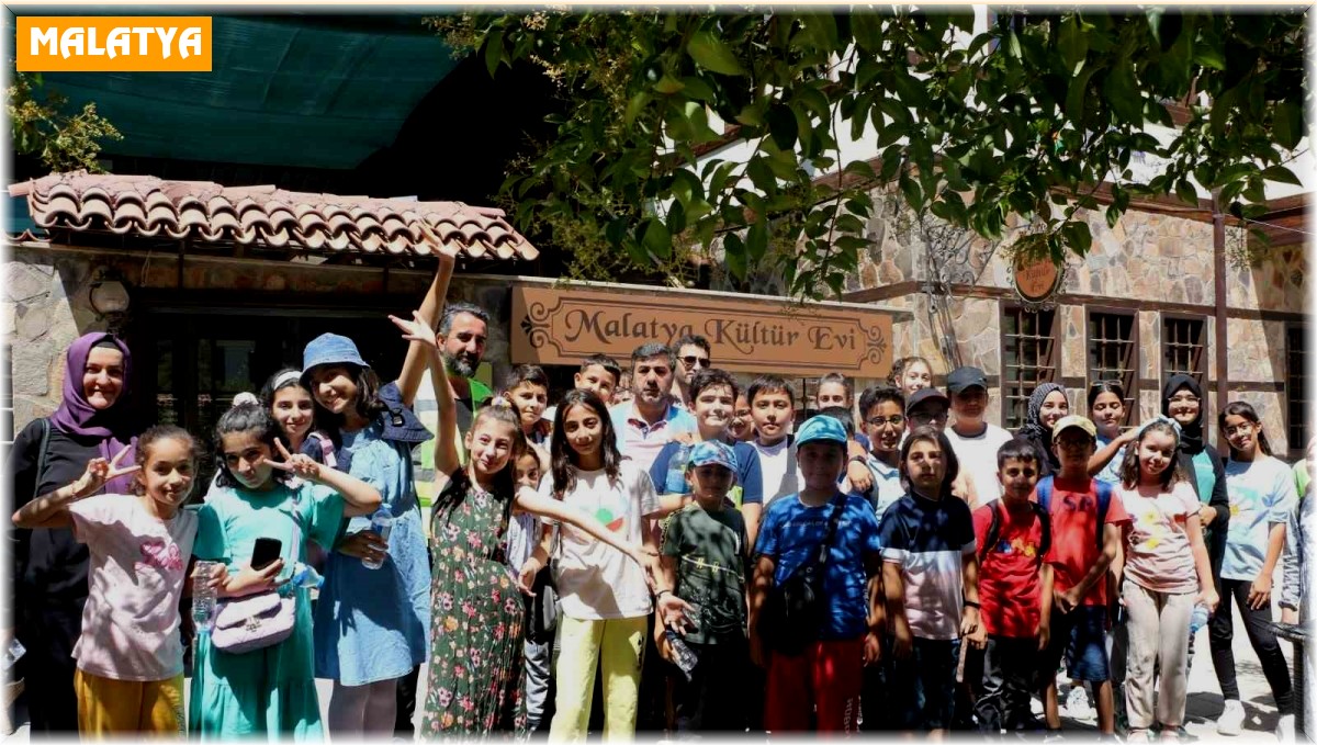 Semt konağı öğrencileri sanat sokağını gezdi