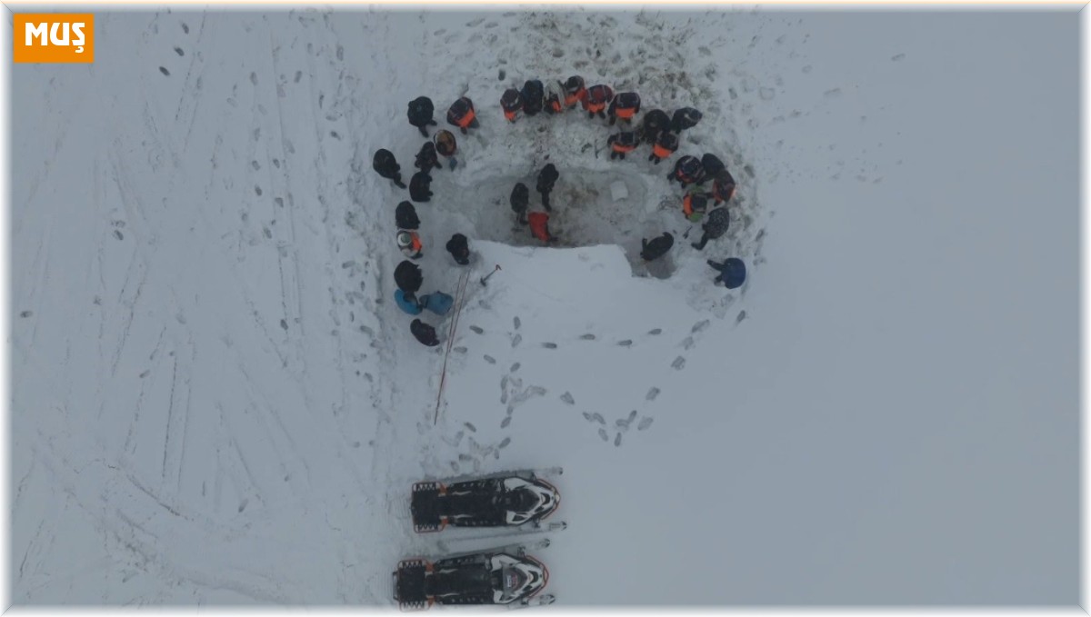 Şenyayla bölgesinde çığ eğitimi ve tatbikatı düzenlendi