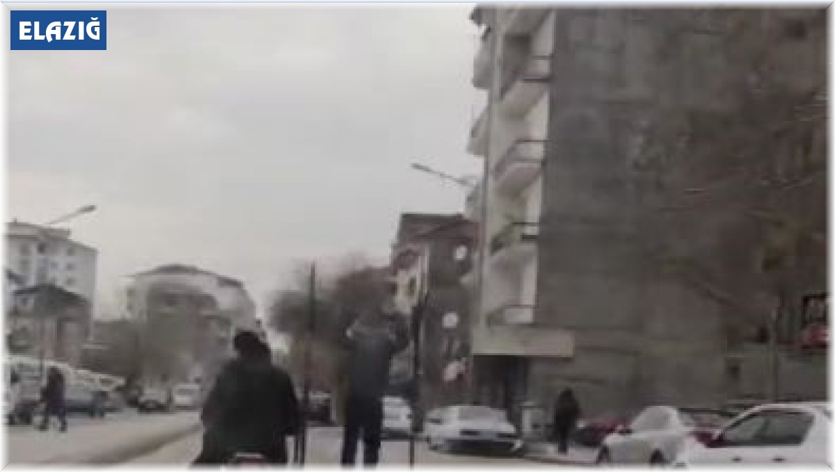 Sepetli motosiklette tehlikeli yolculuk, kameralara yansıdı