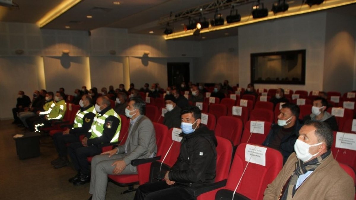 Servis şoförleriyle 'pandemi' toplantısı