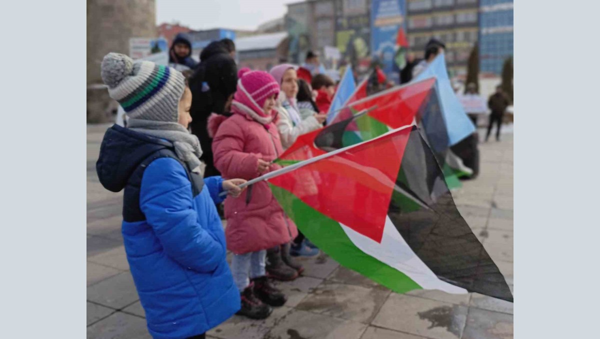 Sessiz yürüyüşleri 65 haftadır sürüyor