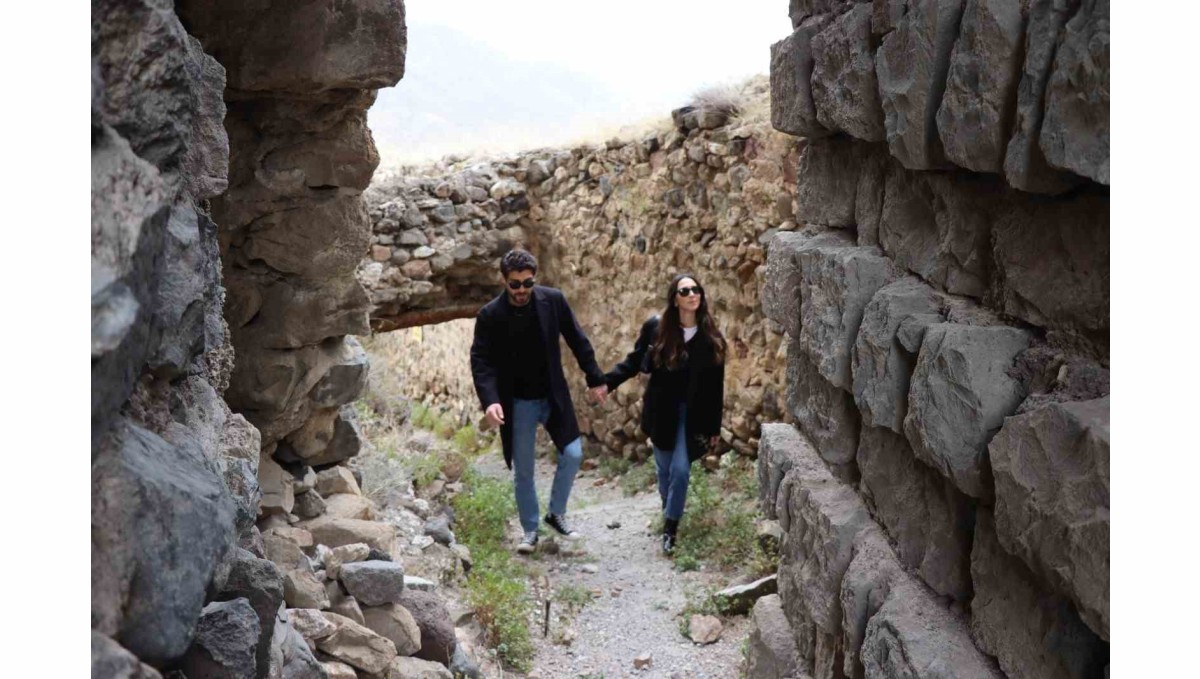 Sevilen oyuncu Ali Öner'in Oltu sevgisi