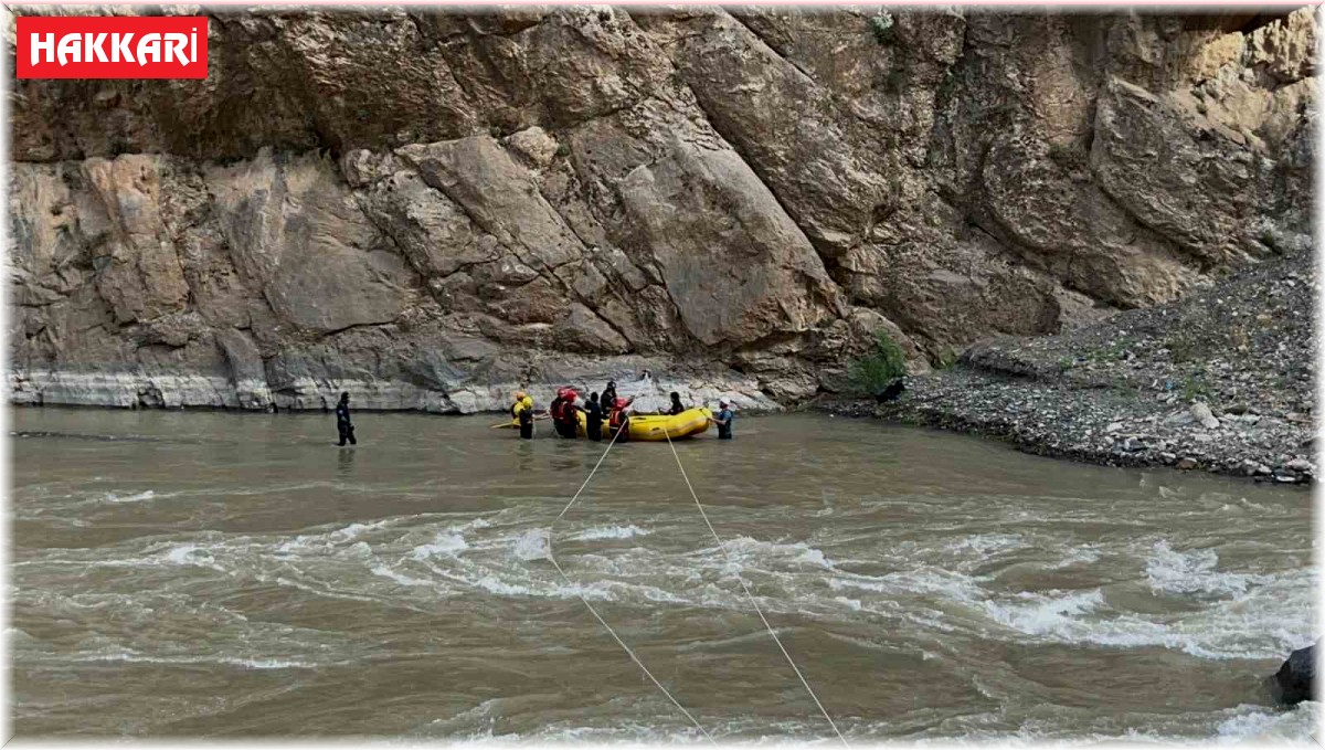 Seyir tepesinden Zap Suyu'na atlayan kızın cesedi bulundu