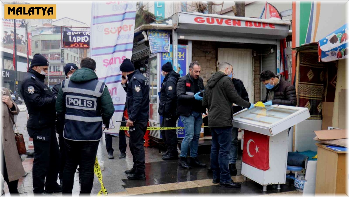 Seyyar telefoncu ile müşterinin tartışması kanlı bitti