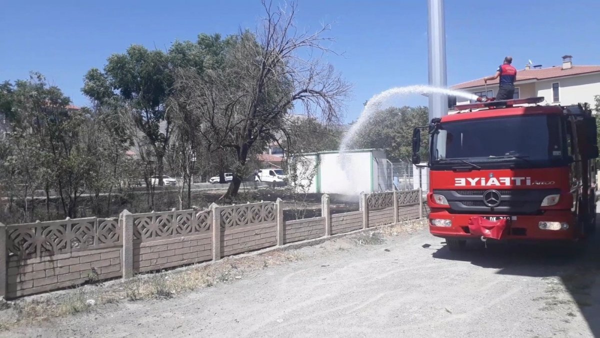 Sıcak Hava Erzincan'da yangınları artırdı