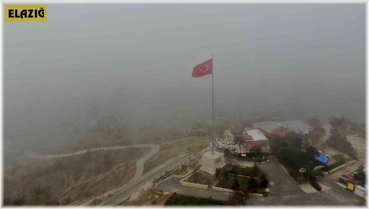 Sıcaklıkların düştüğü Elazığ'ı sis teslim aldı
