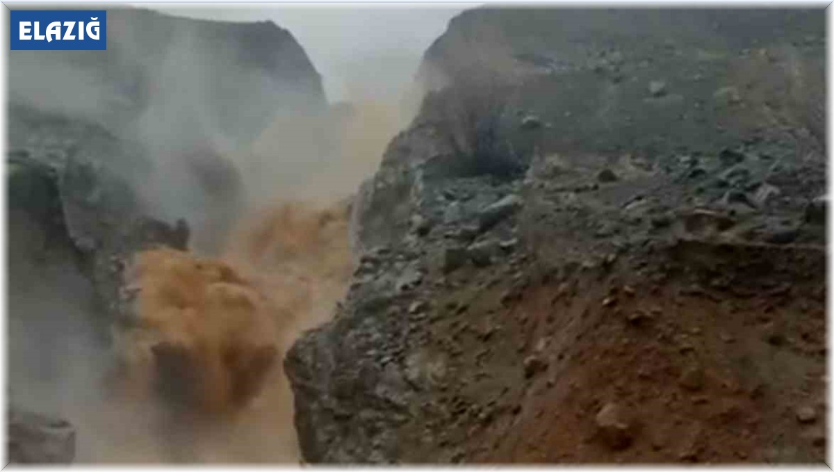 Şiddetli yağış sonrası şelale taştı