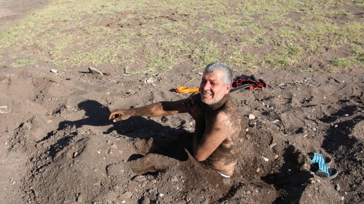 Şifayı kum banyosunda buluyorlar