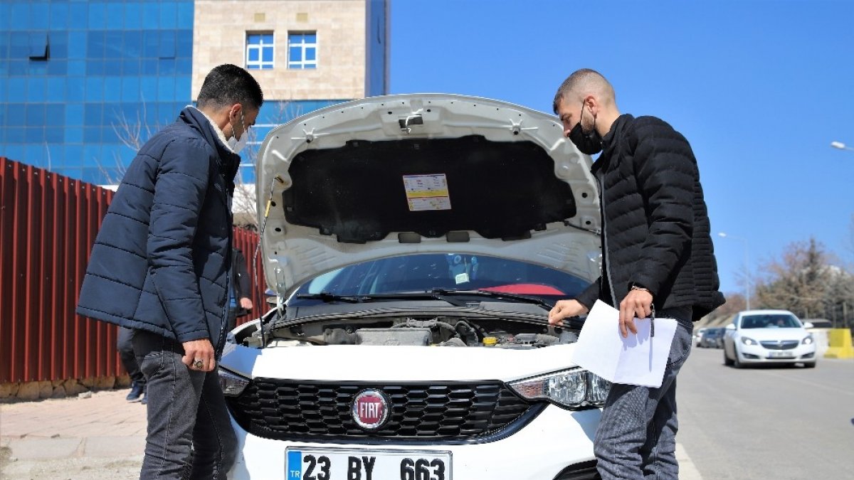 Sıfır aldığı otomobil ayıplı çıktı, hukuk mücadelesini kazandı ama yine sonuç alamadı