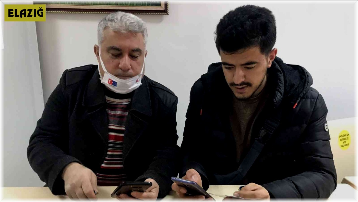 Sigarayı bıraktı, topladığı parayla 4 bin 500 öğrenciye yemek fişi dağıttı