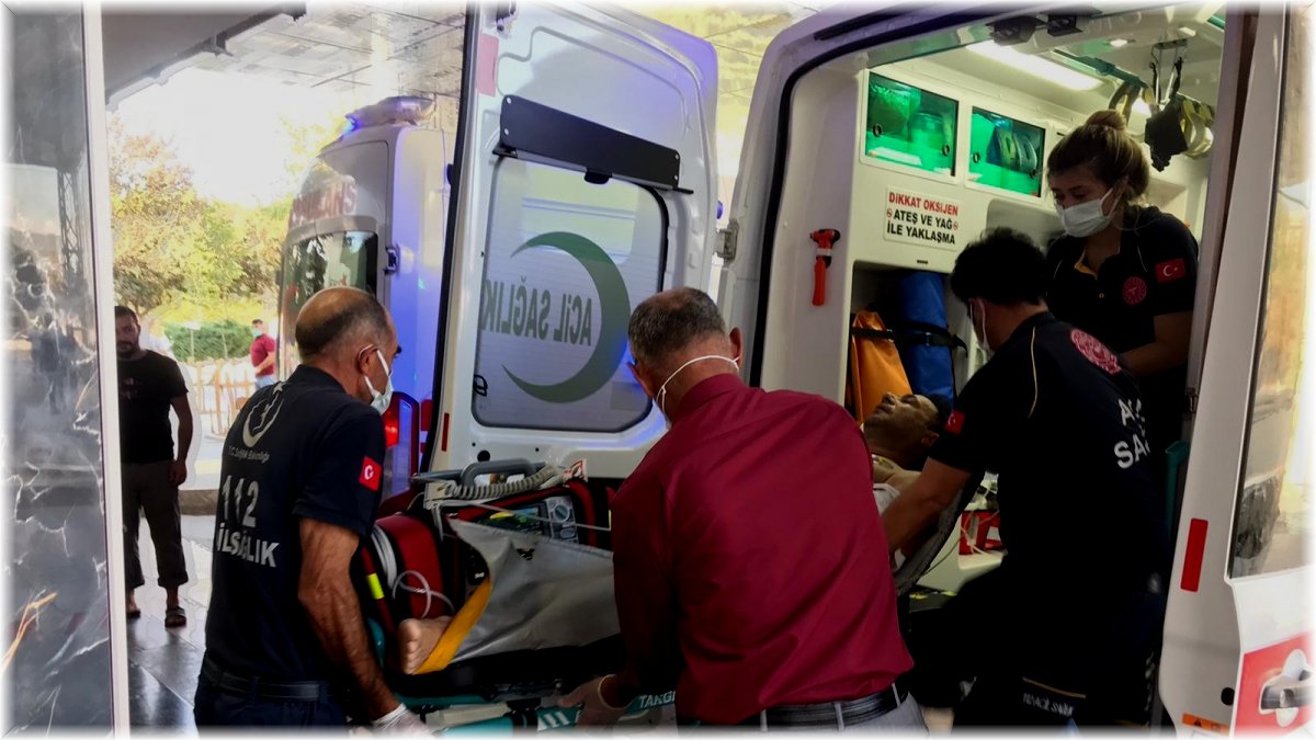 Silahını temizleyen doktor kazara kendini vurdu