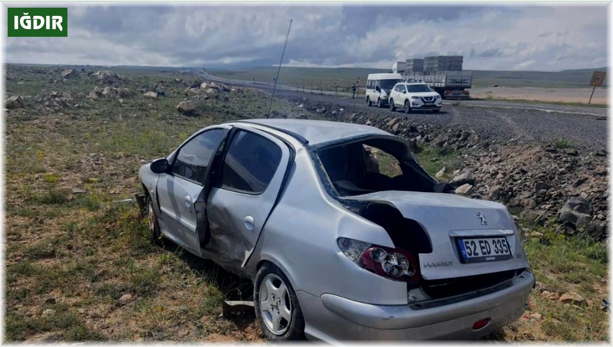 Sınavdan dönen öğretmenler kaza yaptı: 5 yaralı