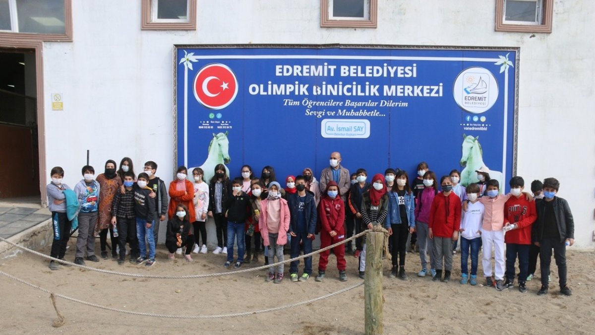 Sınıf başkanı oldu, mektupla sözünü yerine getirdi