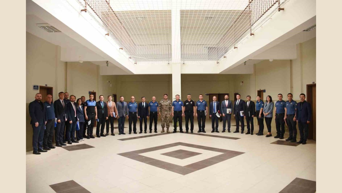 Sınır ötesinde görevlendirilen polisler uğurlandı