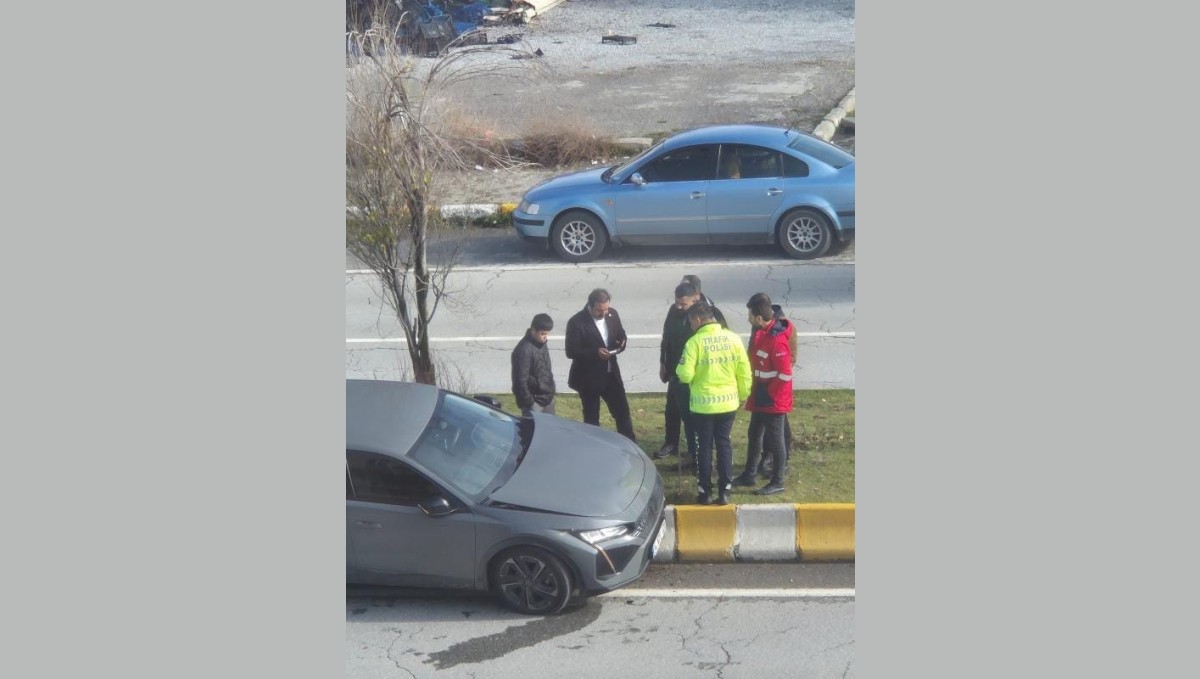 Şırdancı Mehmet yayaya çarptı: Kadının kolu ve bacağı kırıldı