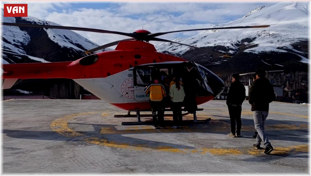 Şırnak ve Bahçesaray'da ambulans helikopter bebek hastalar için havalandı