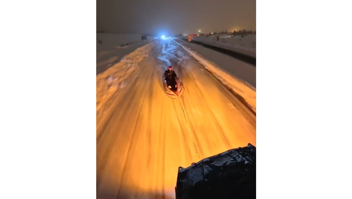 Şişme botu kızak yapıp ATV araçla çektiler