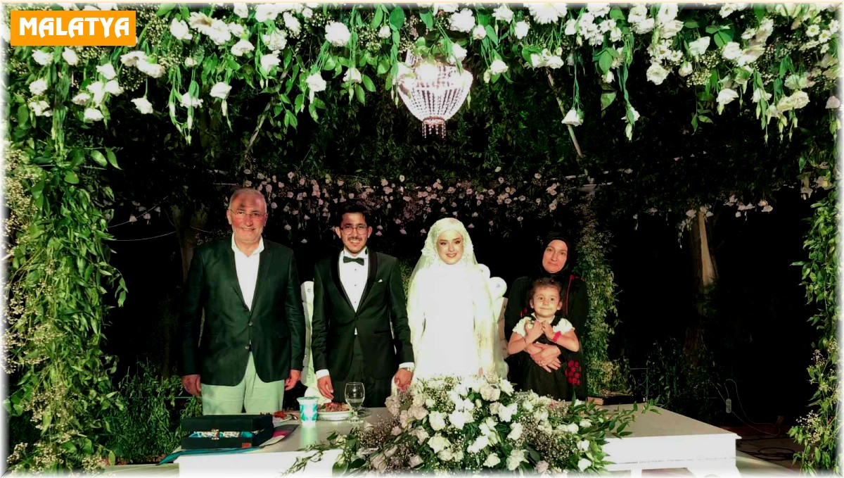 Siyaset ve iş dünyası düğünde buluştu