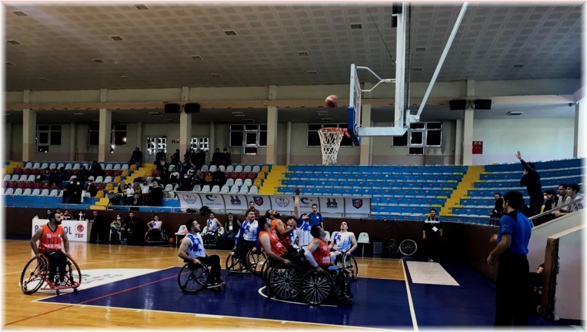 Skor bahane dostluk şahane