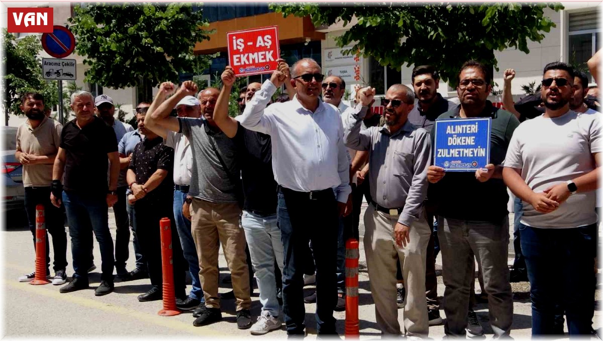 SMS ile işten çıkarılan belediye işçileri: "Davalarımızı kazanıyoruz"